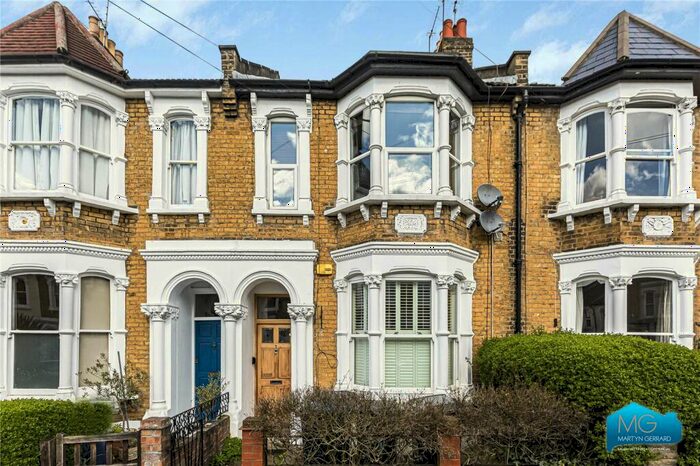2 Bedroom Apartment To Rent In Lincoln Road, East Finchley, London, N2