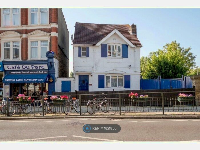 1 Bedroom Flat To Rent In Wimbledon Park, London, SW19