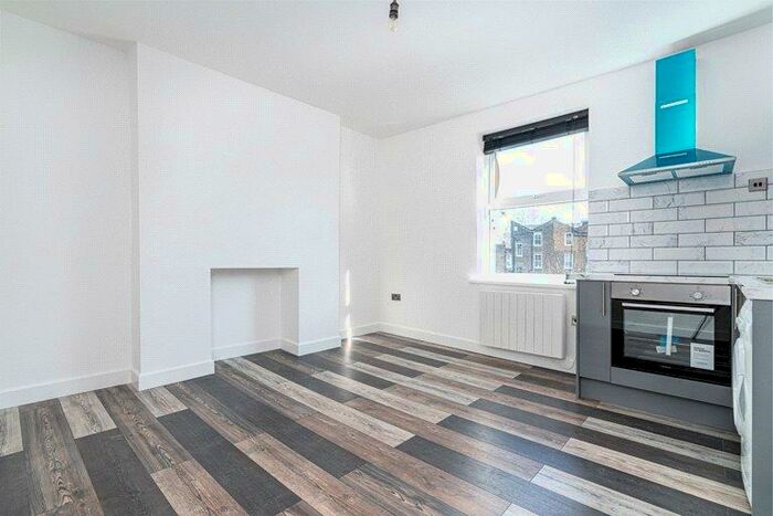 Studio To Rent In Essex Road, Canonbury, Islington, London, N1