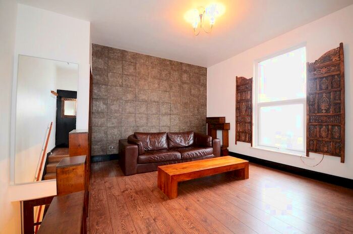 1 Bedroom Flat To Rent In Dickenson Road, Rusholme, Manchester, M14