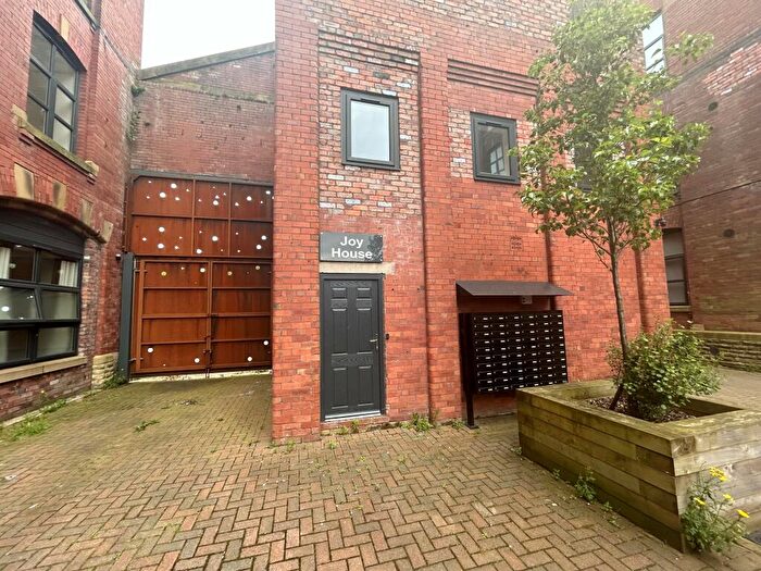 2 Bedroom House To Rent In Joy House, Bolton, BL2