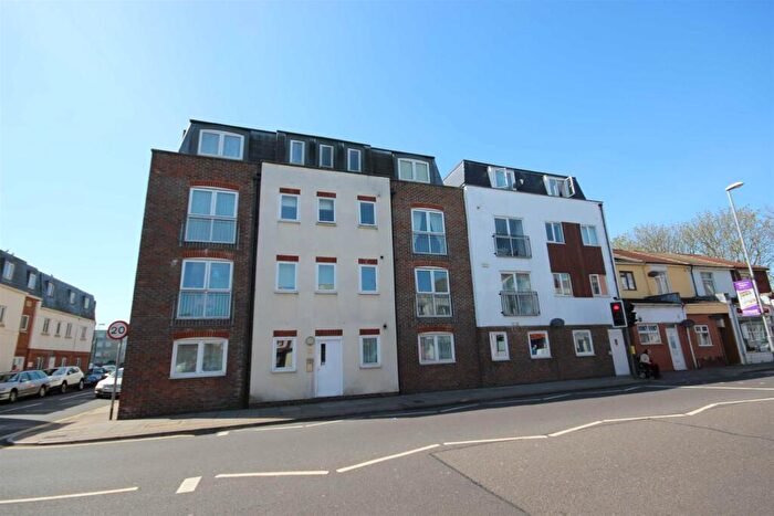 2 Bedroom Flat To Rent In Amber Court, Fratton Road, Portsmouth, PO1