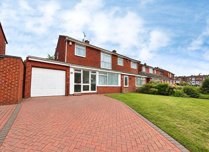 3 Bedroom Semi-Detached House For Sale In Philip Avenue, Swanley, Kent, BR8