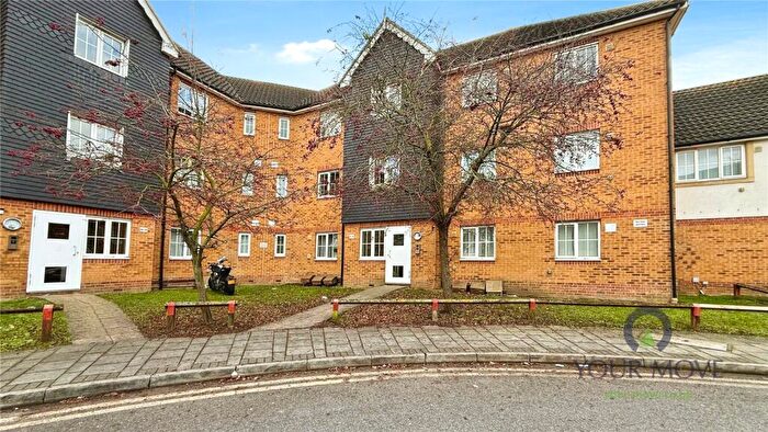 2 Bedroom Flat To Rent In Waterside Close, London, SE28