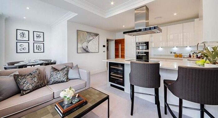 2 Bedroom Flat To Rent In Rainville Road, Hammersmith, London, W6