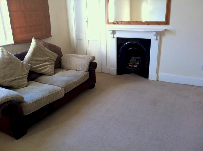 1 Bedroom Flat To Rent In Edinburgh Road, Reading, RG30