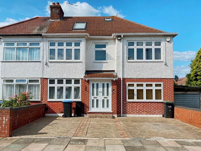 4 Bedroom Terraced House To Rent In Woodcote Close, Ponders End, Enfield, EN3