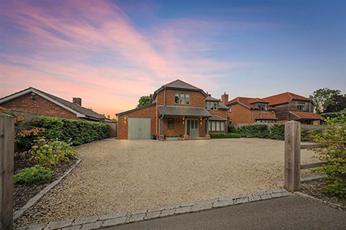 Detached House For Sale In Mackney Lane, Brightwell-Cum-Sotwell, OX10