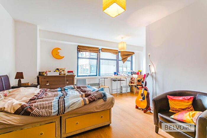 Flat To Rent In Brindley House, Newhall Street, Birmingham, B3