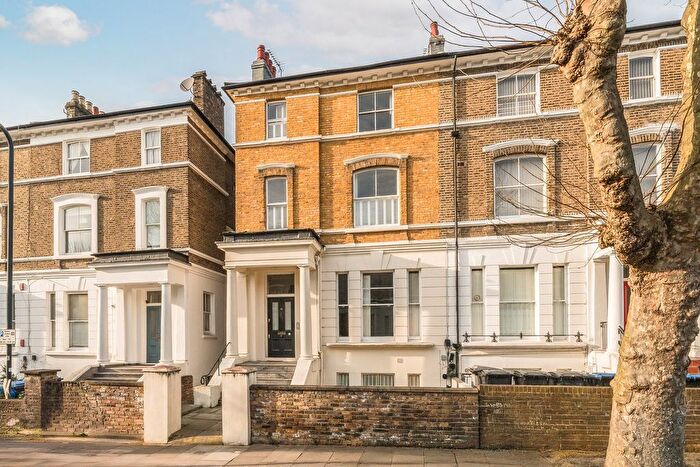 3 Bedroom Flat For Sale In Brondesbury Villas, NW6