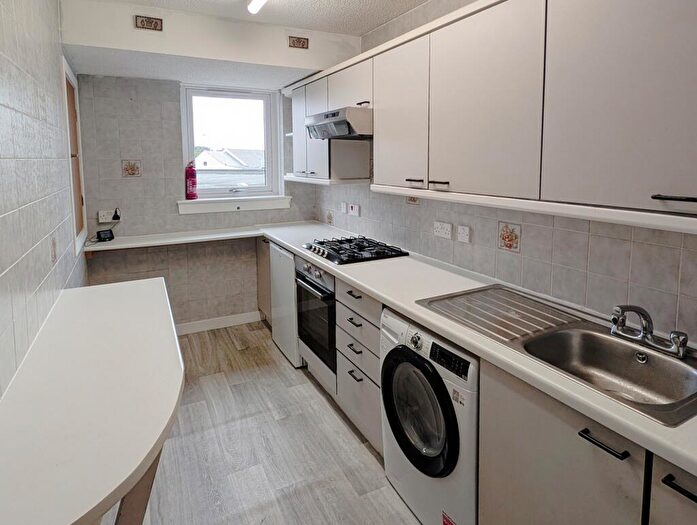2 Bedroom Flat To Rent In , Colinton Mains Drive, Edinburgh, EH13
