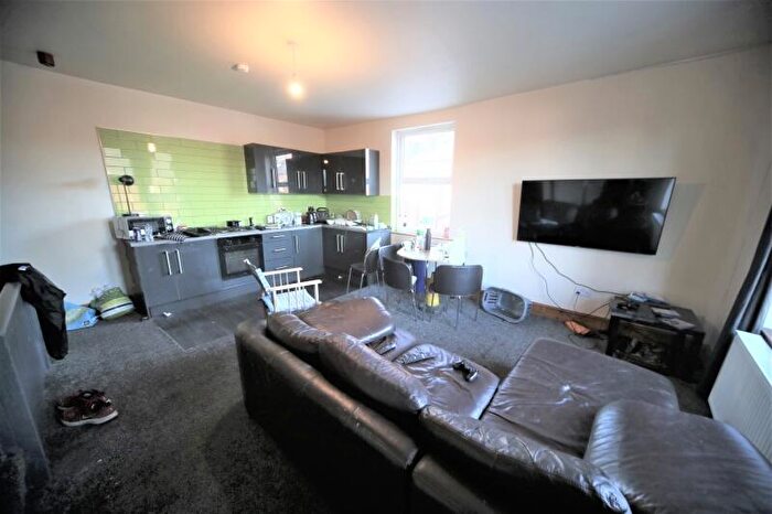 3 Bedroom Terraced House To Rent In Cardigan Road, Hyde Park, Leeds, LS6