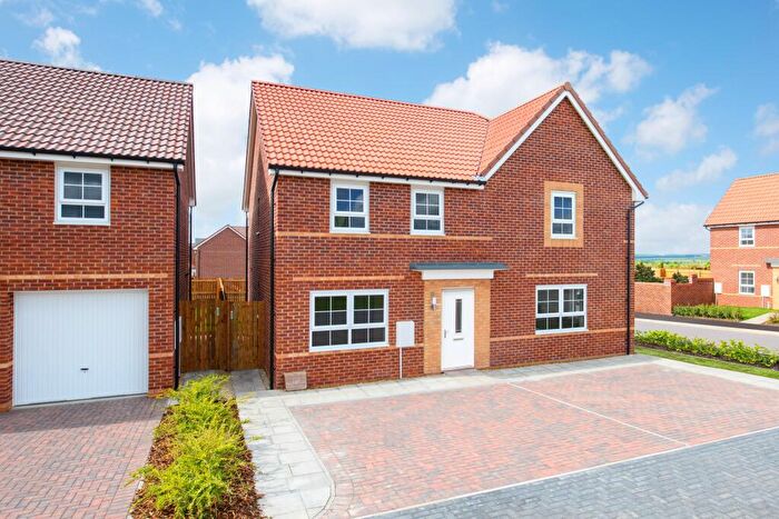 3 Bedroom Semi-Detached House For Sale In Phoenix Lane, Fernwood, Newark, NG24