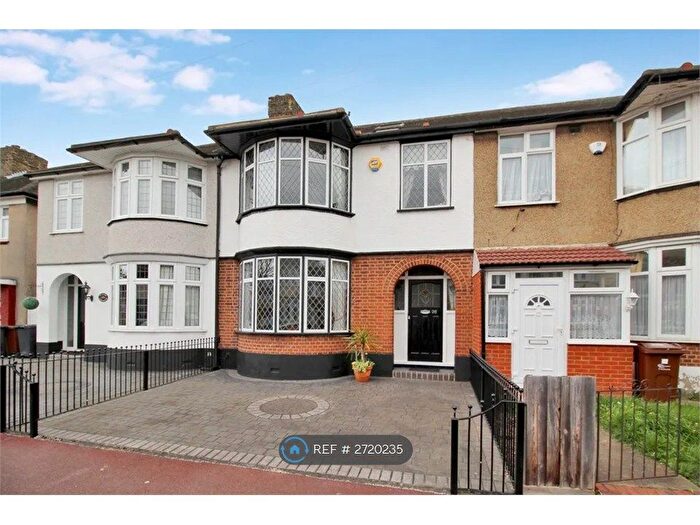 4 Bedroom Terraced House To Rent In Sandringham Road, Barking, IG11