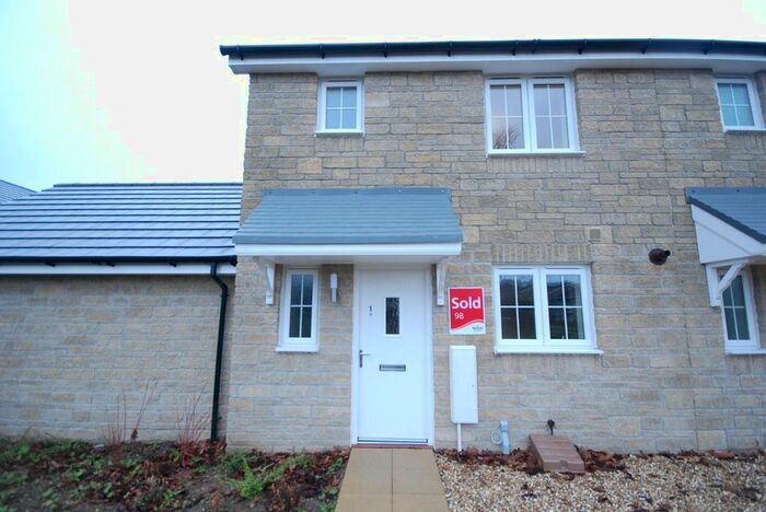3 Bedroom Semi-Detached House To Rent In Cloakham Drive, Axminster EX13