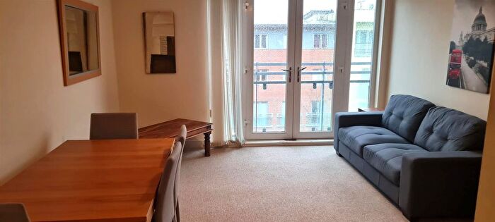 2 Bedroom Flat To Rent In Colombo Square, Gateshead, NE8