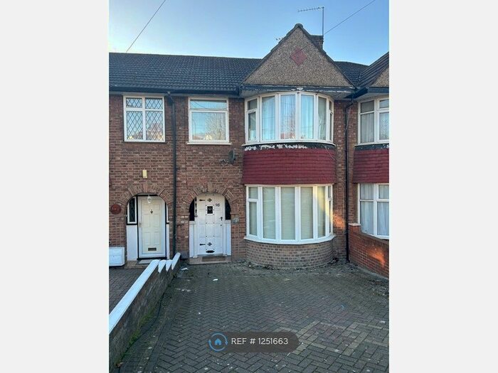 3 Bedroom Terraced House To Rent In Hampden Way, London, N14