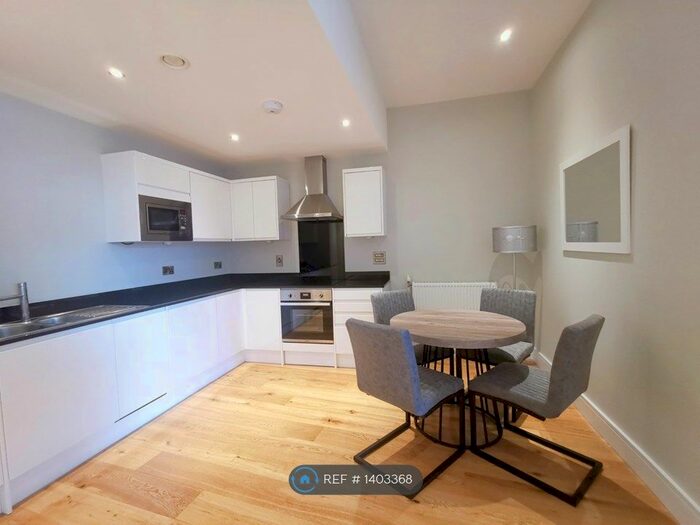 1 Bedroom Flat To Rent In The Crescent, London, SE8