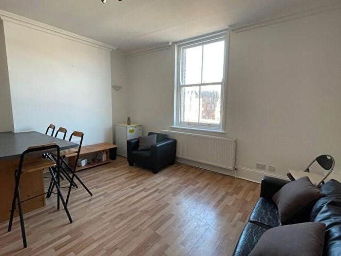 3 Bedroom Flat To Rent In Broadhurst Gardens, London, NW6