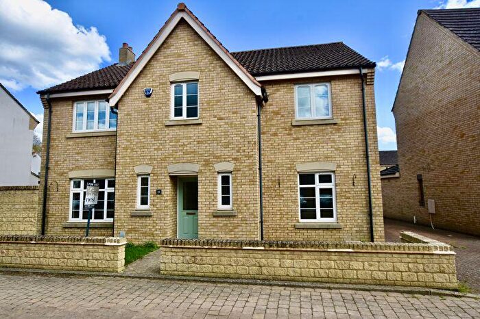 4 Bedroom Detached House For Sale In Normangate, Ailsworth, PE5