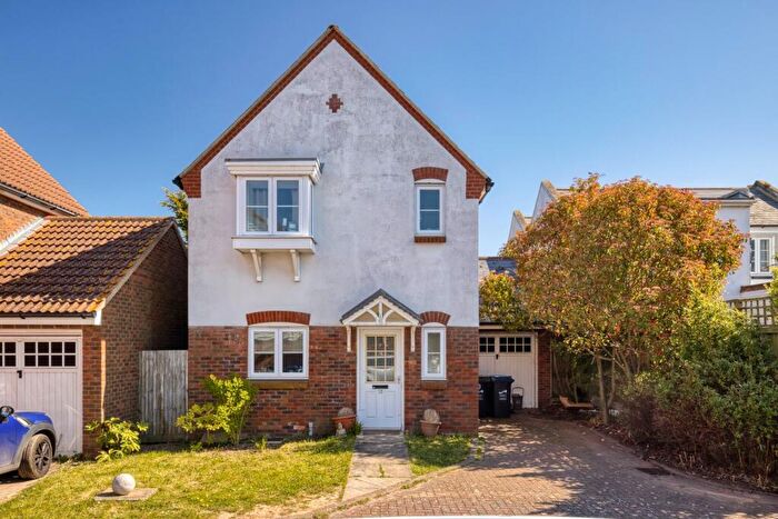 3 Bedroom Detached House For Sale In Stocking Road, Broadstairs, Kent, CT10