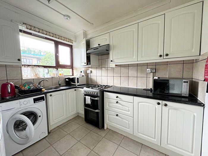 4 Bedroom Flat To Rent In Bedefield, Cromer Street, Kings Cross, WC1H