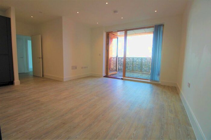 2 Bedroom Flat To Rent In Kite Close, London, SE2