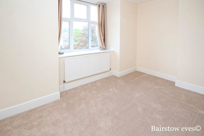2 Bedroom Flat To Rent In Park Lane, Croydon, CR0
