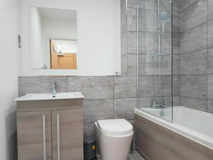 2 Bedroom Flat To Rent In Equinox, Burleys Way, Leicester LE1