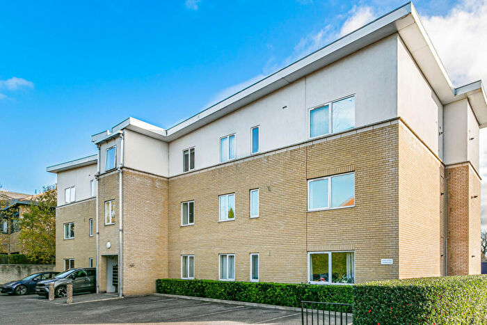 1 Bedroom Apartment For Sale In Byron Road, Addlestone, Surrey, KT15