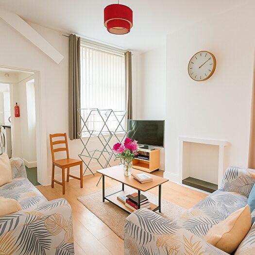 3 Bedroom House To Rent In Lydford Street, Salford, M6