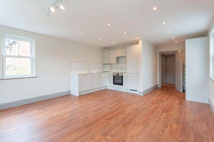 1 Bedroom Flat To Rent In Mayford Road, London, SW12