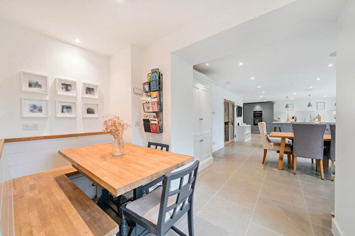 4 Bedroom Detached House For Sale In Orchard Close, Blackwater, GU17