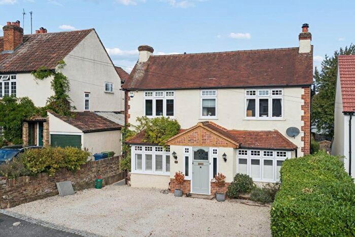 4 Bedroom Detached House For Sale In Laurel Road, Chalfont St Peter, SL9
