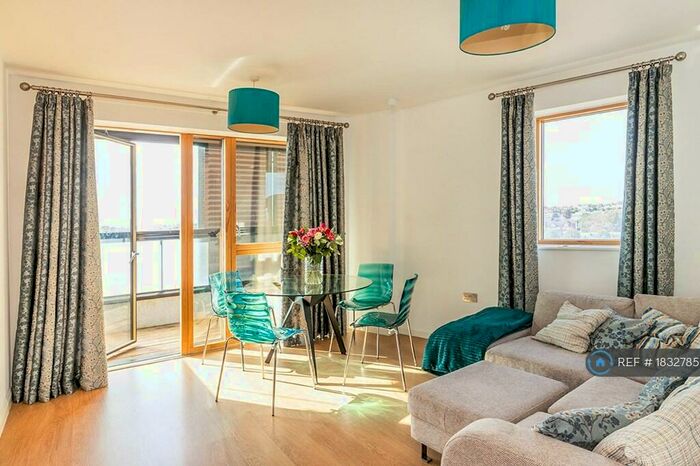 2 Bedroom Flat To Rent In Albert Road, London, NW6