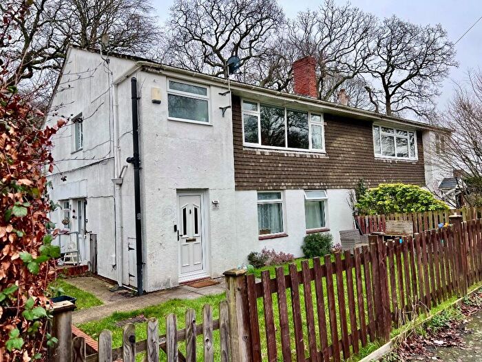 2 Bedroom Maisonette For Sale In Guillemot Close, SO45