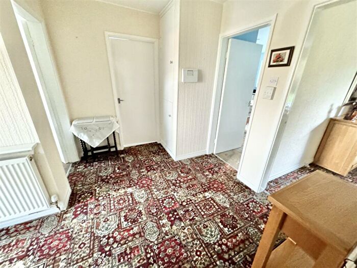 2 Bedroom Detached Bungalow For Sale In The Avenue, Sutton-In-Ashfield, NG17