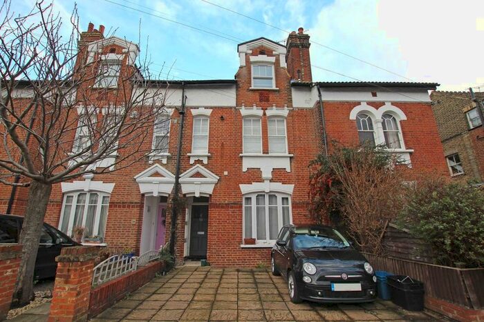 2 Bedroom Flat To Rent In Sheen Park, Richmond, TW9