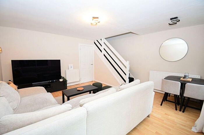 3 Bedroom Semi-Detached House For Sale In Voltaire Avenue, Salford, M6