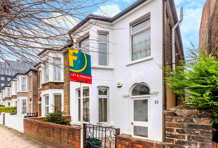 1 Bedroom Flat To Rent In Hartfield Crescent, Wimbledon, London, SW19