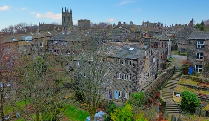 3 Bedroom End Of Terrace House For Sale In Northgate, Heptonstall, HX7