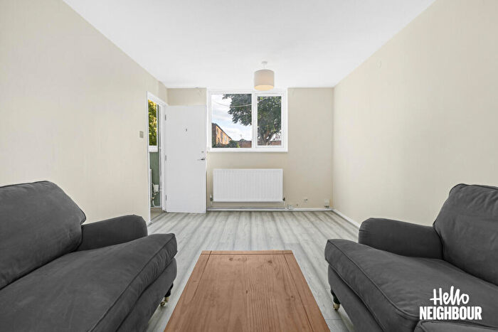 4 Bedroom Terraced House To Rent In Dunston Road, London, SW11