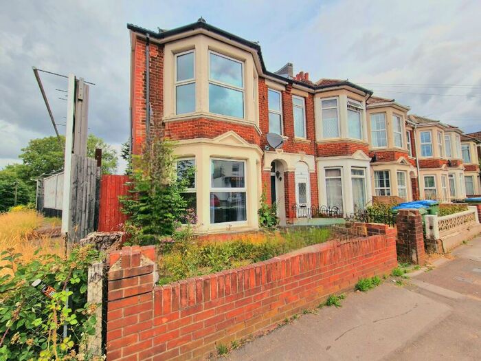 3 Bedroom End Of Terrace House To Rent In Winchester Road, Shirley, SO16