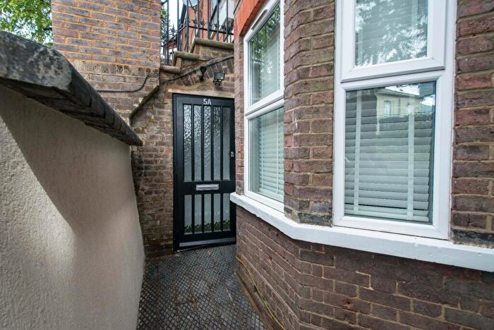 1 Bedroom Flat To Rent In Napier Road, Luton, Bedfordshire, LU1