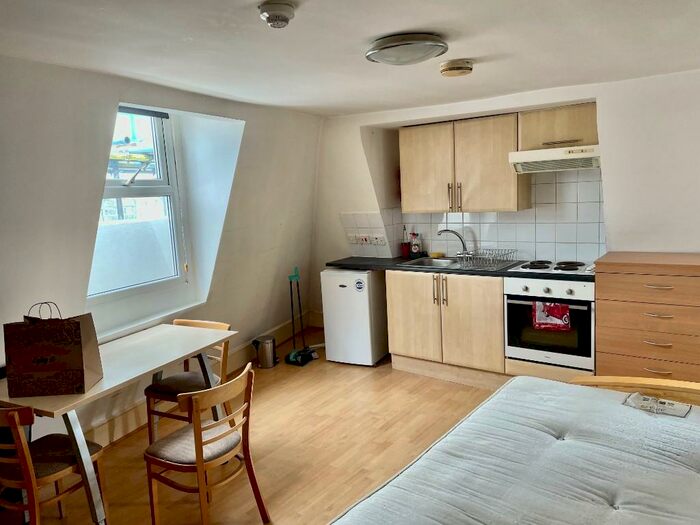Studio To Rent In Barnsbury Road, London, N1