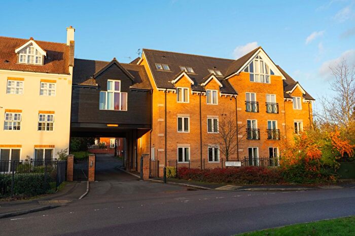 2 Bedroom Flat For Sale In Hermitage Court, Oadby, LE2