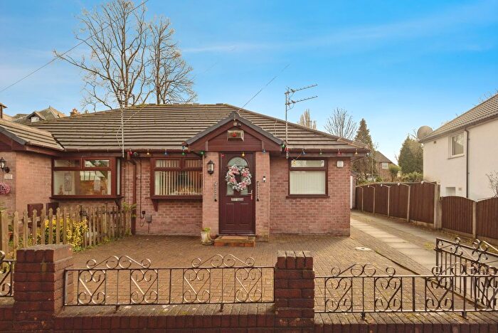 2 Bedroom Bungalow For Sale In Knowle Avenue, Ashton-Under-Lyne, Greater Manchester, OL7