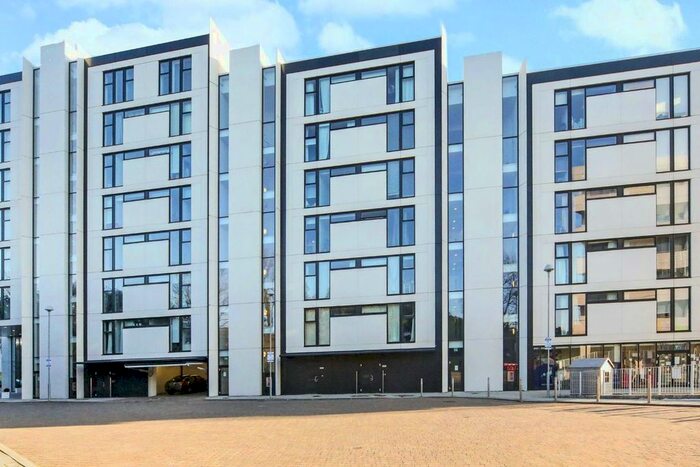 1 Bedroom Flat To Rent In Colonial Drive, Bollo Lane, London, W4