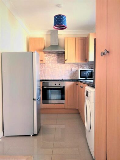 2 Bedroom Flat To Rent In Elmdon Road, Hounslow, TW4