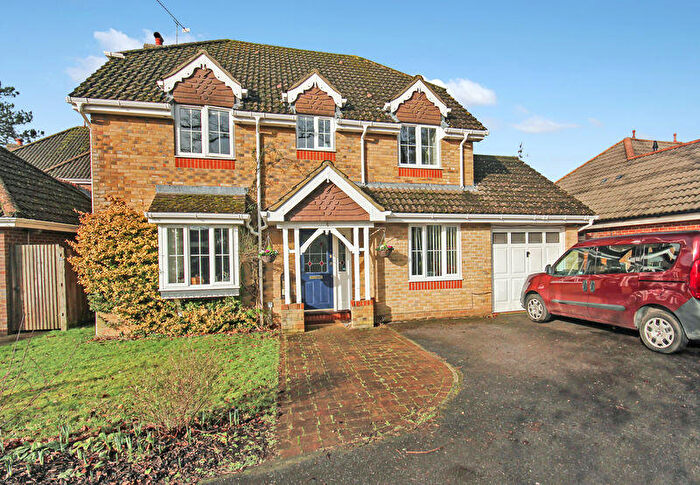 4 Bedroom Detached House For Sale In Falconwood Close, Fordingbridge, SP6